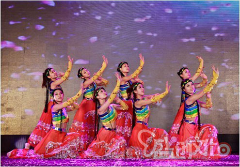      藏族風(fēng)情《醉青稞》