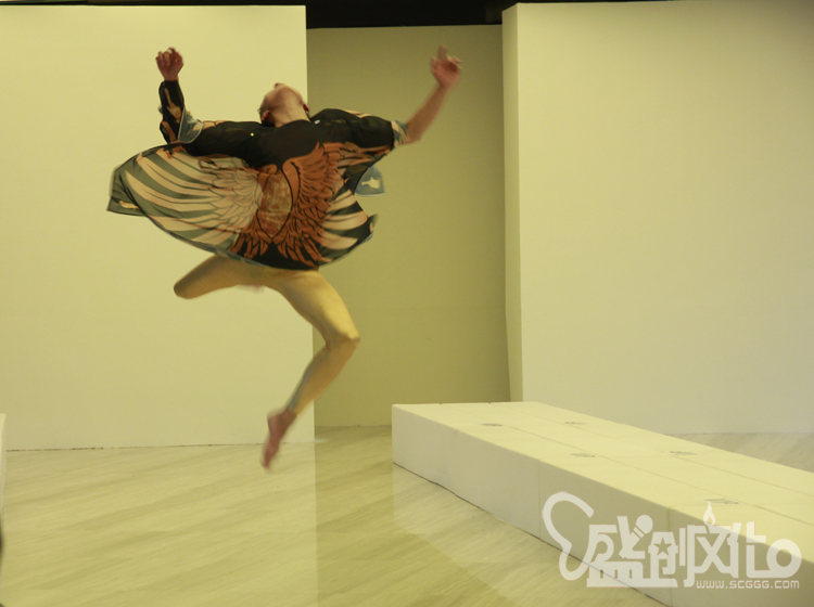 成都紐約時(shí)裝周仁恒置地主秀場